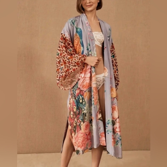 1 DAY SALE! Swim Beach Cover Up Silky Soft Lavender Peacock Floral Kimono Duster - Picture 1 of 11